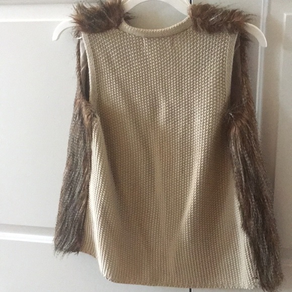 Faux fur vest - Picture 2 of 2